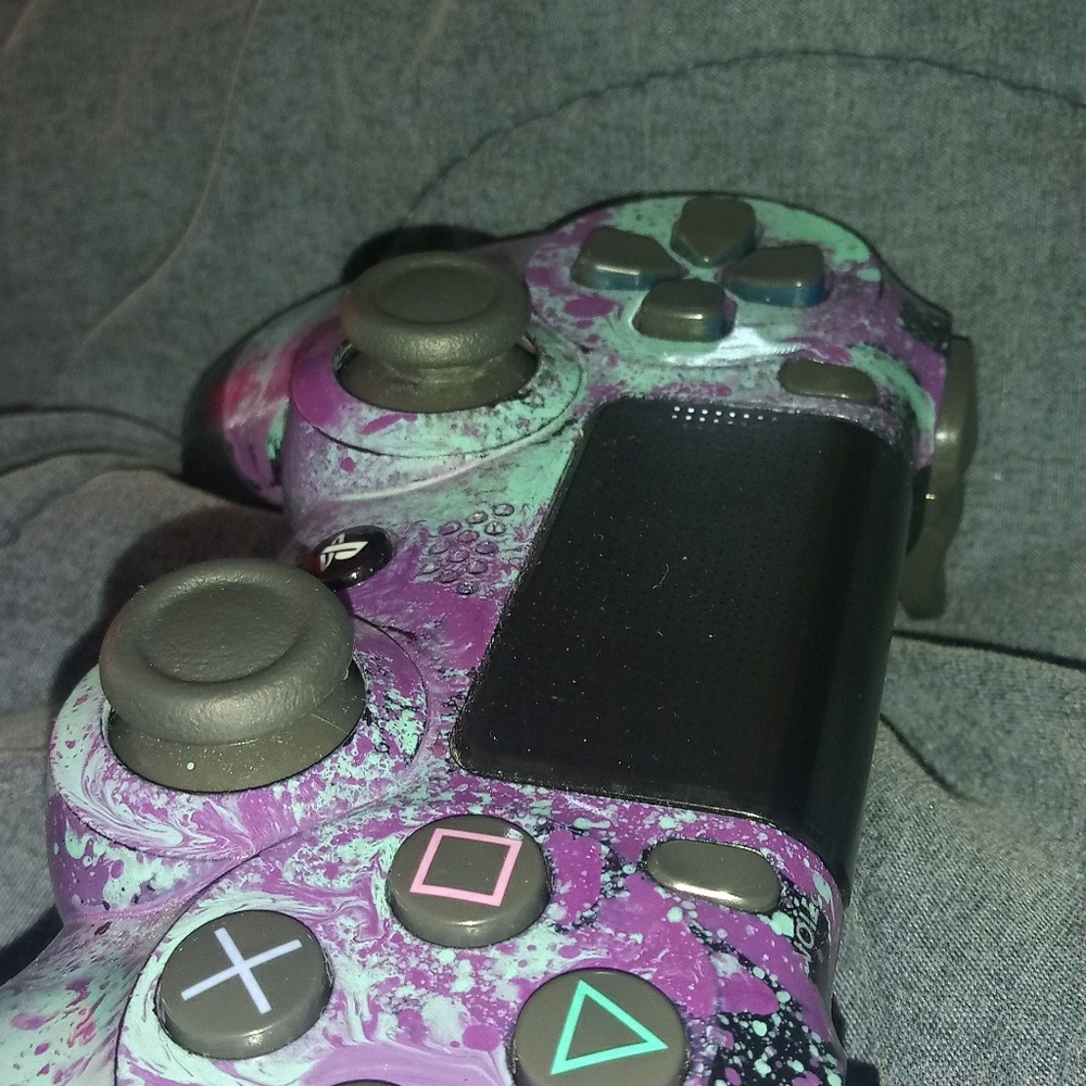 Sony DualShock 4 controller - Picture 2 of 6